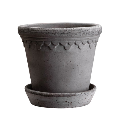 Stone grey ceramic Bergs Potter pot with decorative rim and matching saucer